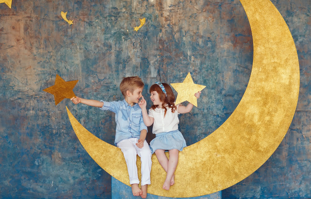 Что подарить ребёнку по знаку зодиака?