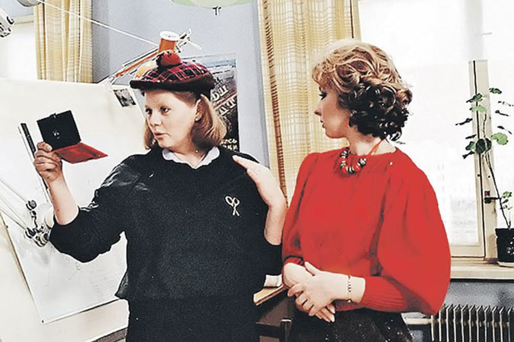 подарок девушке на 8 марта