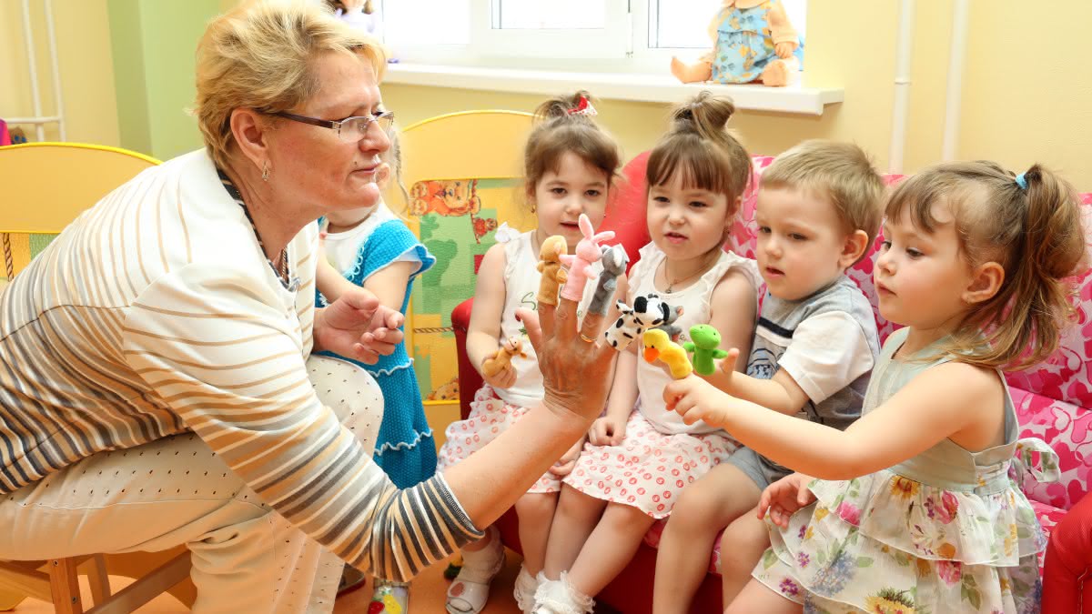 Подарки воспитателю на женский день