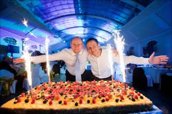 Подарки на день рождения компании: воодушевление на успех общего дела