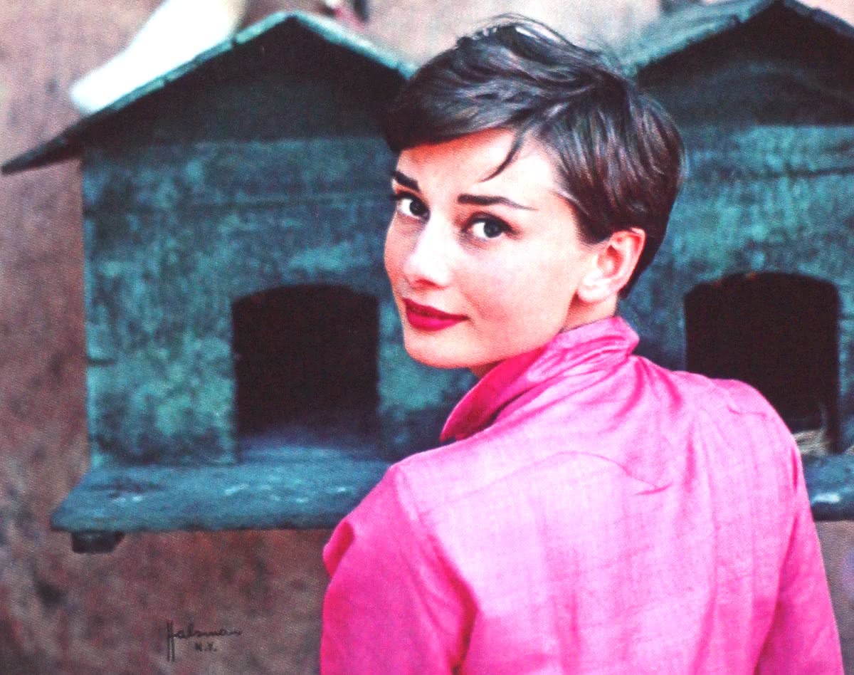 Лучшие подарки для культурной подруги