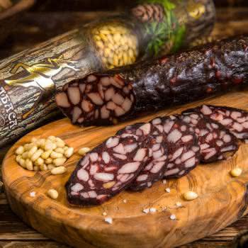 Колбаса из косули с кедровыми орехами Колбаса из косули с кедровыми орехами