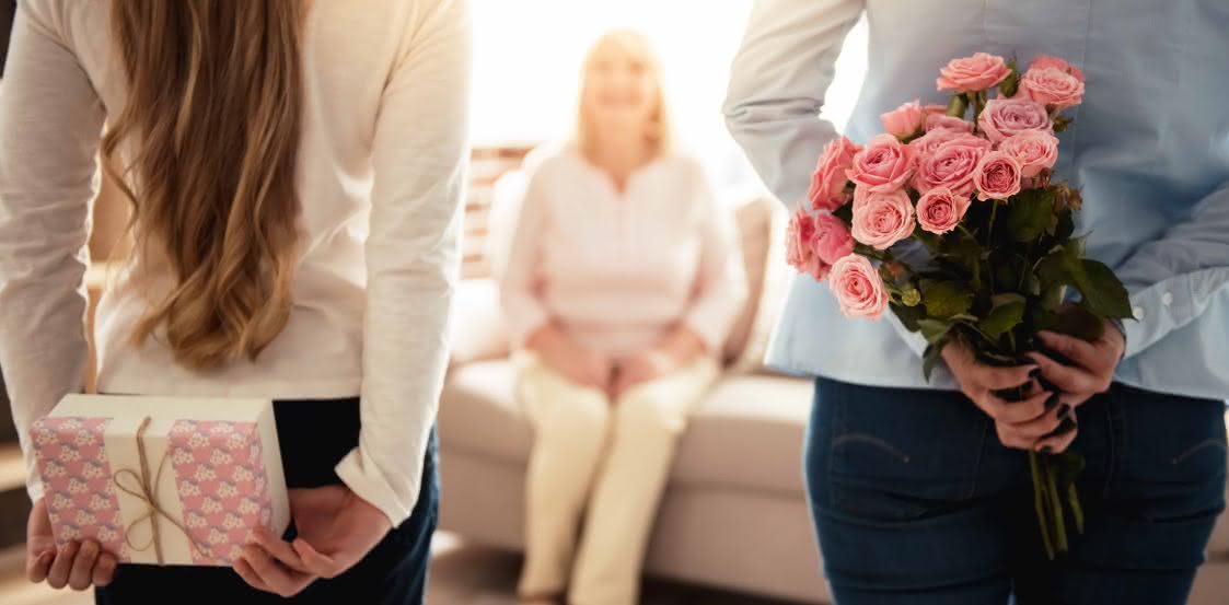 Что подарить маме