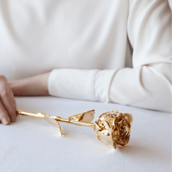 Настоящая роза в золоте